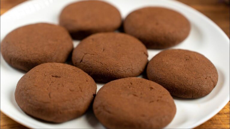 Un’idea davvero semplice per fare biscotti al cioccolato in 5 minuti… deliziosi!