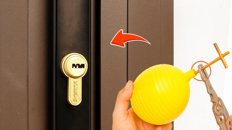 5 Facili Passaggi per Aprire una Porta in Emergenza con un Galleggiante!